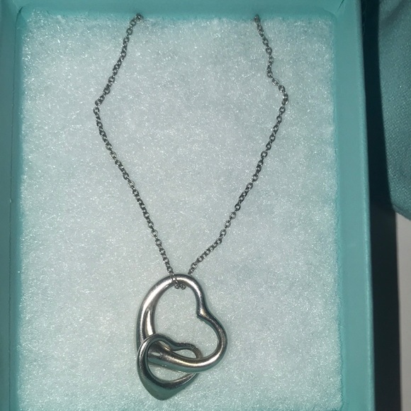 AUTHENTIC “RARE” PERETTI DOUBLE OPEN HEART STERLING SILVER TIFFANY’S NECKLACE - Picture 2 of 6